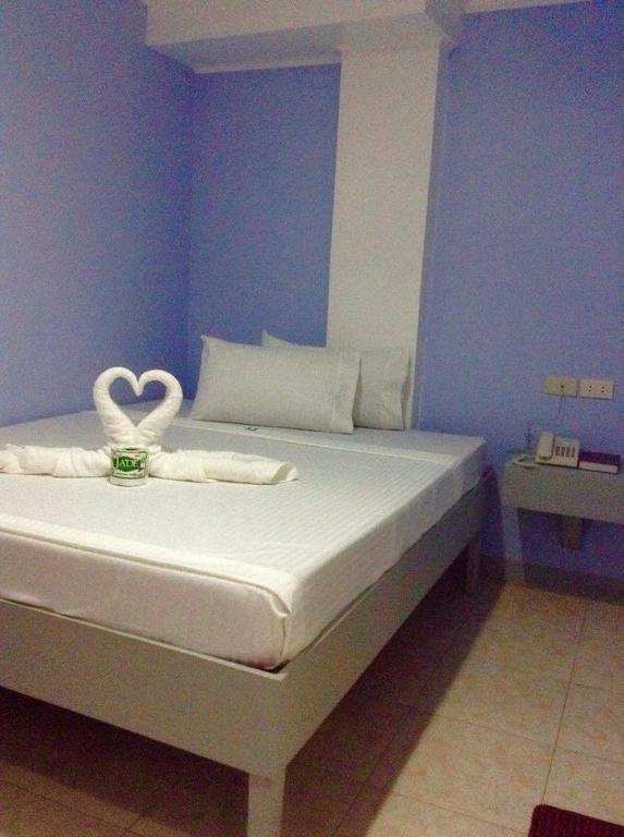 Ukl Ever Resort Hotel Laoag Exterior photo